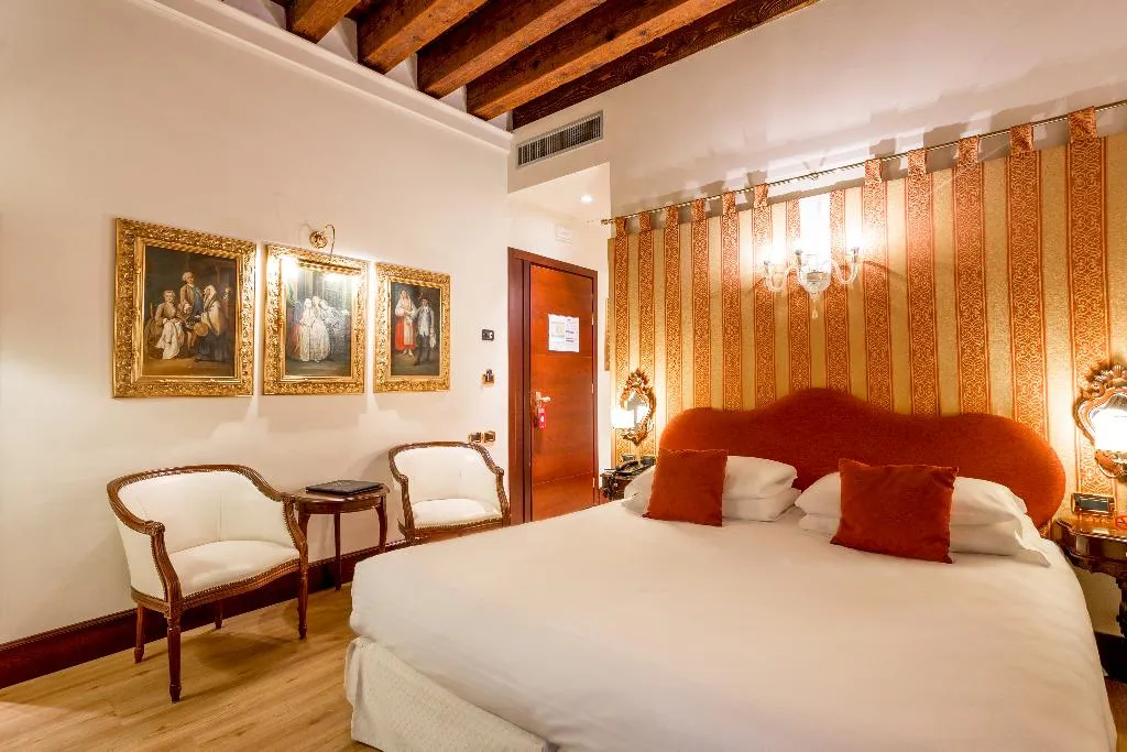 Double or Twin CLASSIC Room, Ruzzini Palace, Venice