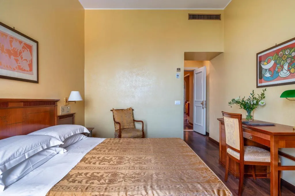 Double or Twin SUPERIOR WITH BALCONY Room, Excelsior Palace, Taormina