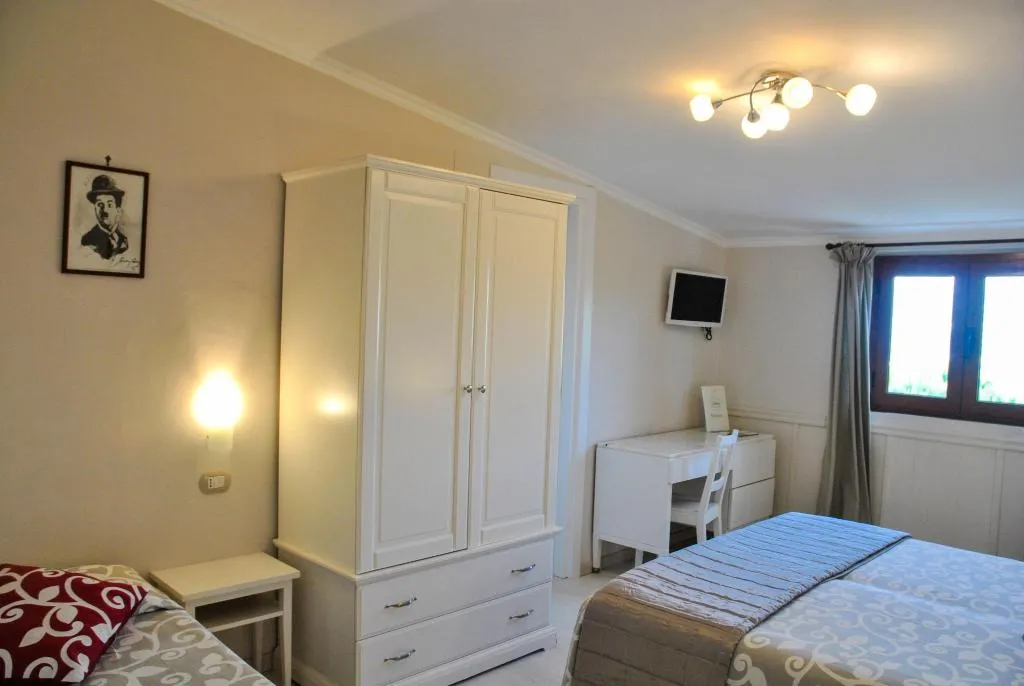 DOUBLE BASIC Room, Villa Fiorita, Naples