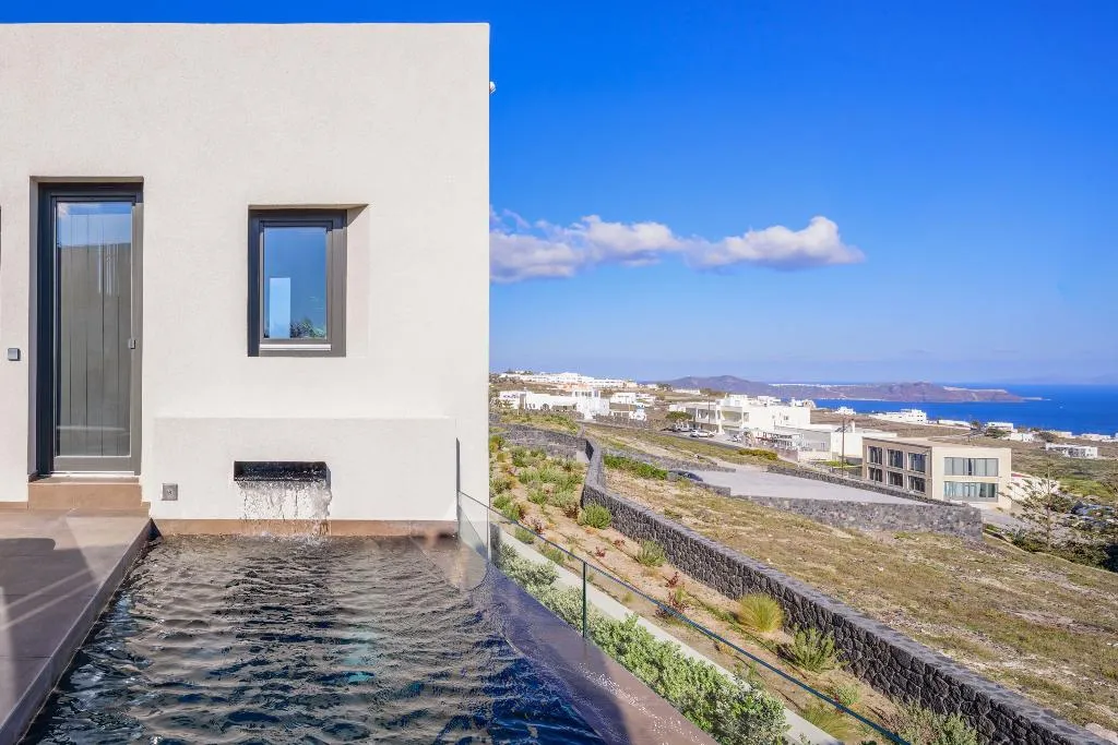 VILLA TWO BEDROOMS WITH PRIVATE POOL Room, Apikia Santorini, Santorini