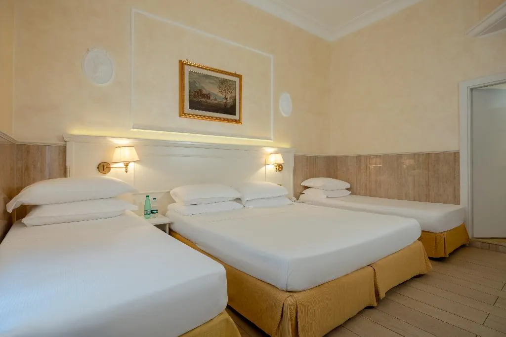 QUADRUPLE STANDARD Room, Palladium Palace, Rome