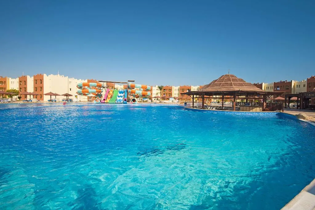 Pool, Sunrise Royal Makadi Resort, Red Sea Riviera