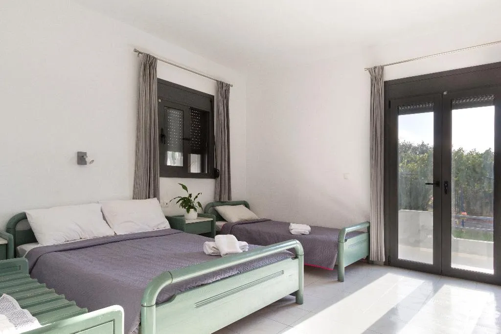 STUDIO CAPACITY 3 Room, Villa Marina, Crete