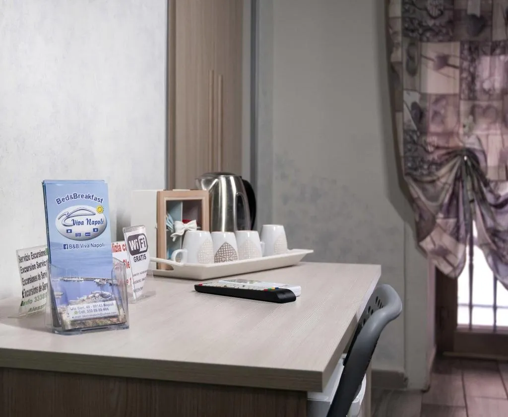 Room, B&B Viva Napoli, Naples