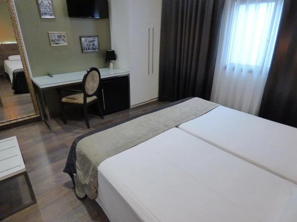 Room, Moderno, Barcelona