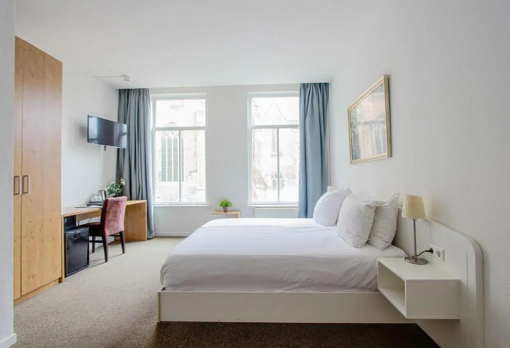 DOUBLE CLASSIC Room, Ambassador City Centre Hotel, Amsterdam