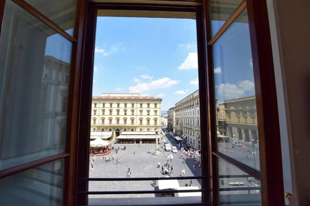 Room, Kf Deluxe B B, Florence
