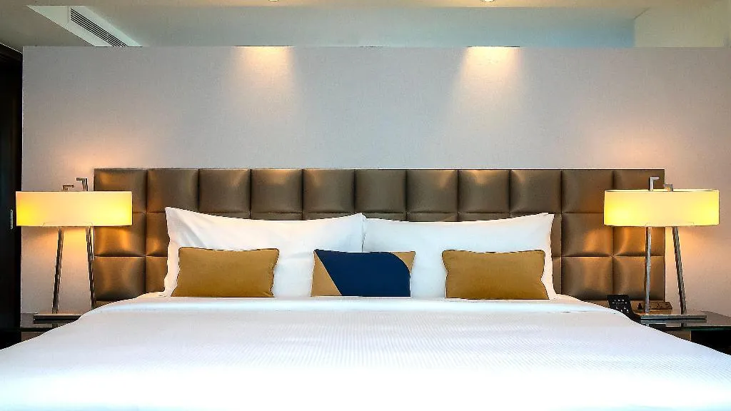 SUITE KING SIZE BED Room, voco Bonnington Dubai, Dubai