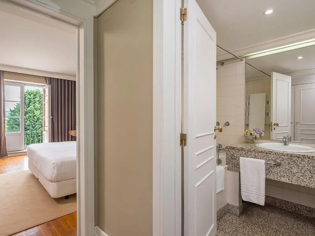 DOUBLE DELUXE Room, Forrester Essence Douro Hotel, Porto