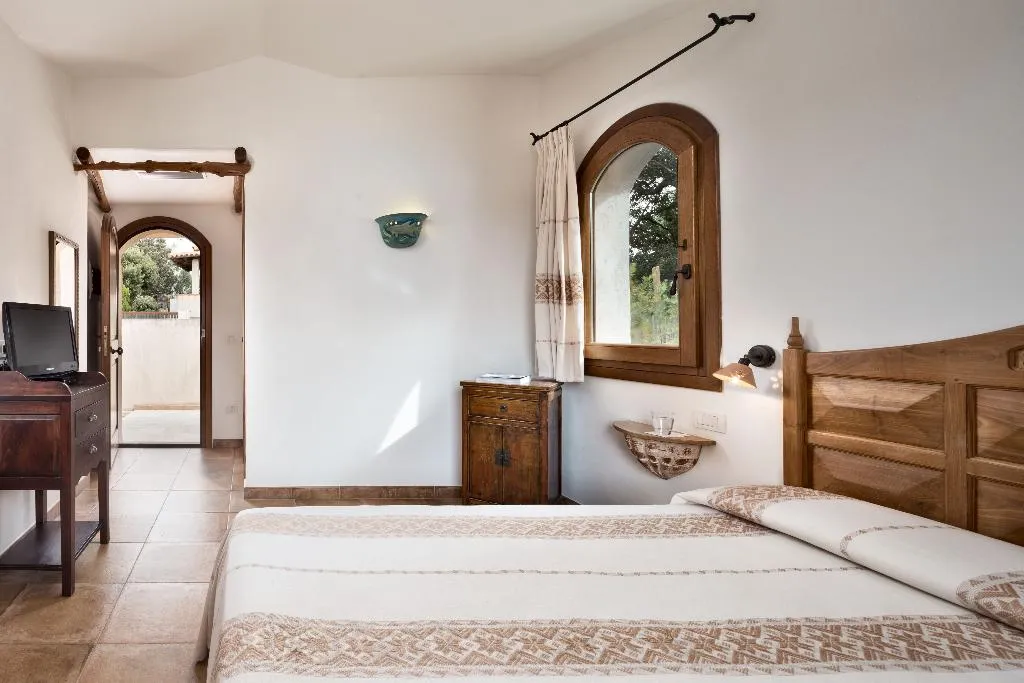 DOUBLE CLASSIC WITH BALCONY Room, Hotel Arathena, Olbia