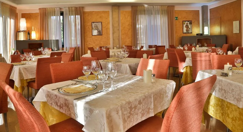 Restaurant, Best Western Cavalieri della Corona, Milan
