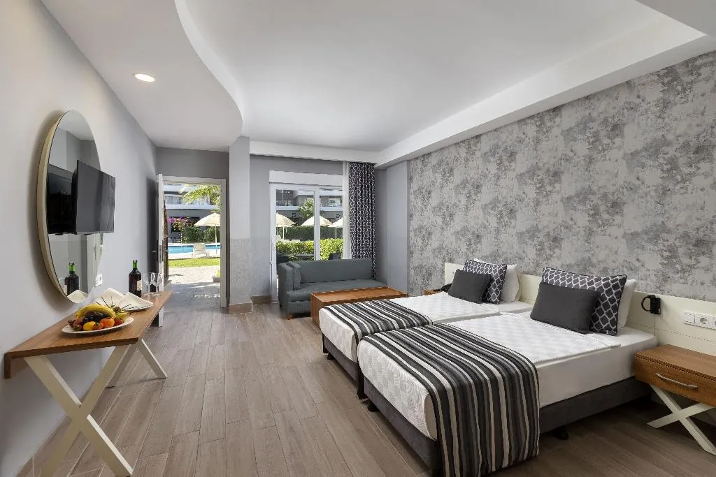 TRIPLE POOL VIEW Room, Greenwood Suites Resort, Antalya