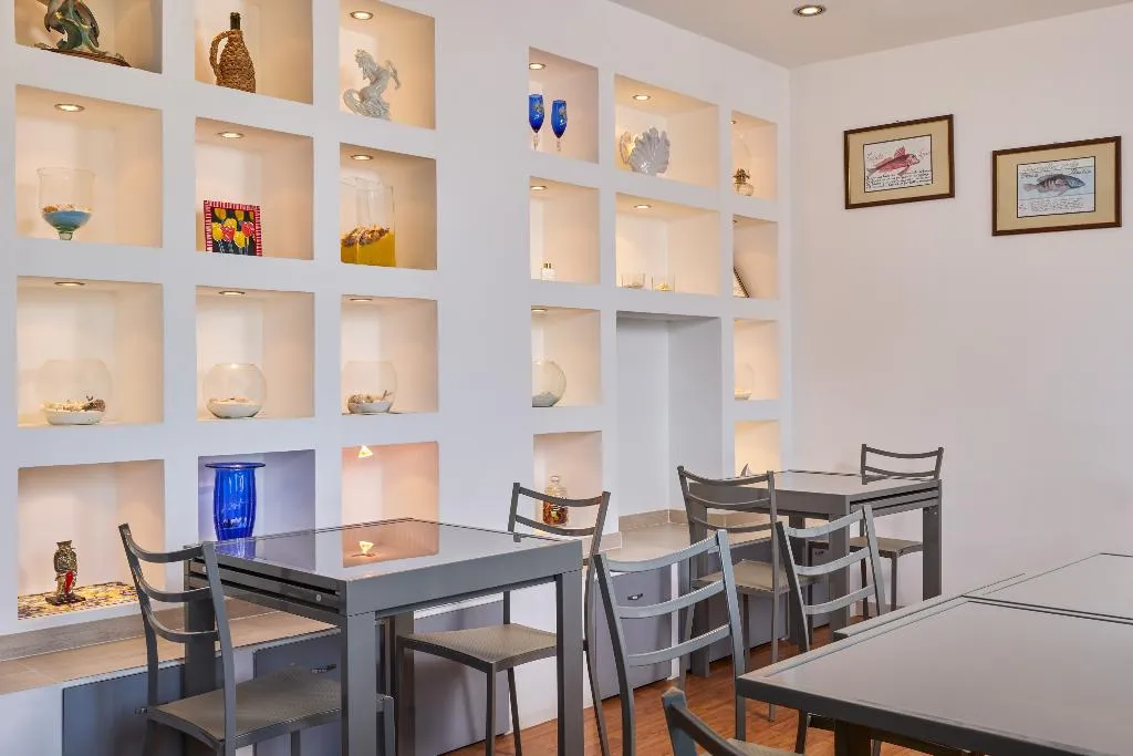 Restaurant, Sea Breeze Residence, Naples
