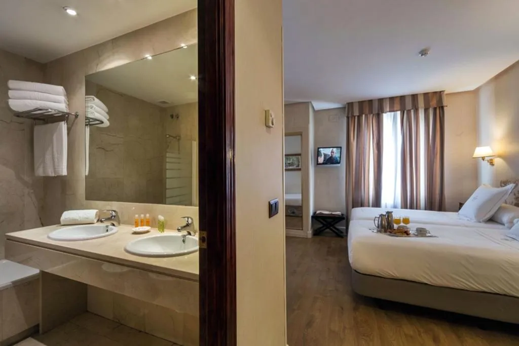 Room, Principe Pio, Madrid