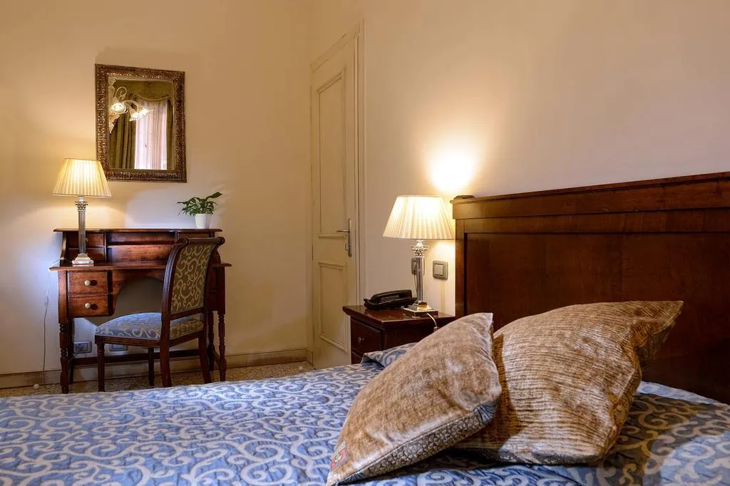 SINGLE STANDARD Room, dell'Opera, Venice
