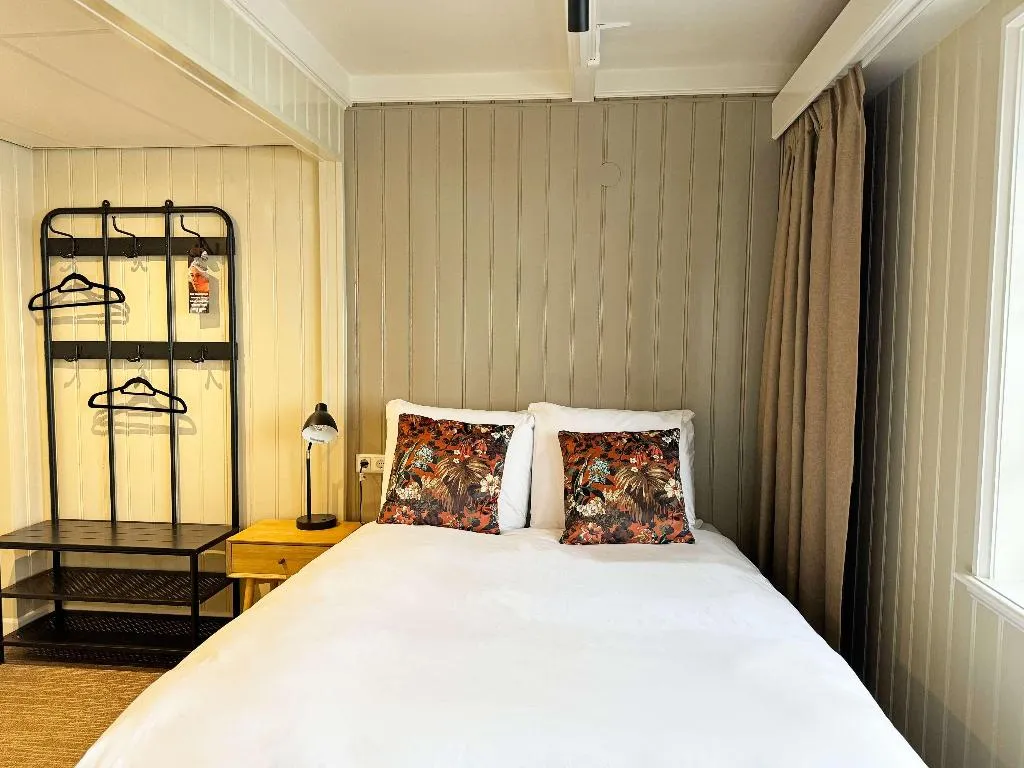 DOUBLE QUEEN SIZE BED Room, Hotel Spaander BW Signature Collection, Amsterdam