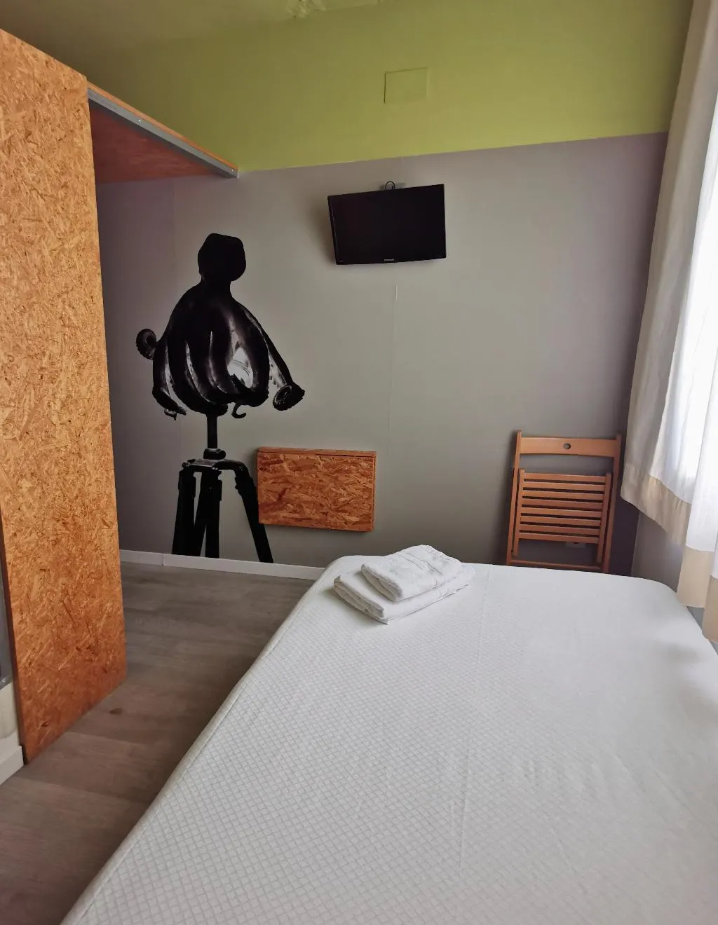SINGLE STANDARD Room, La Posada del Chaflan, Madrid