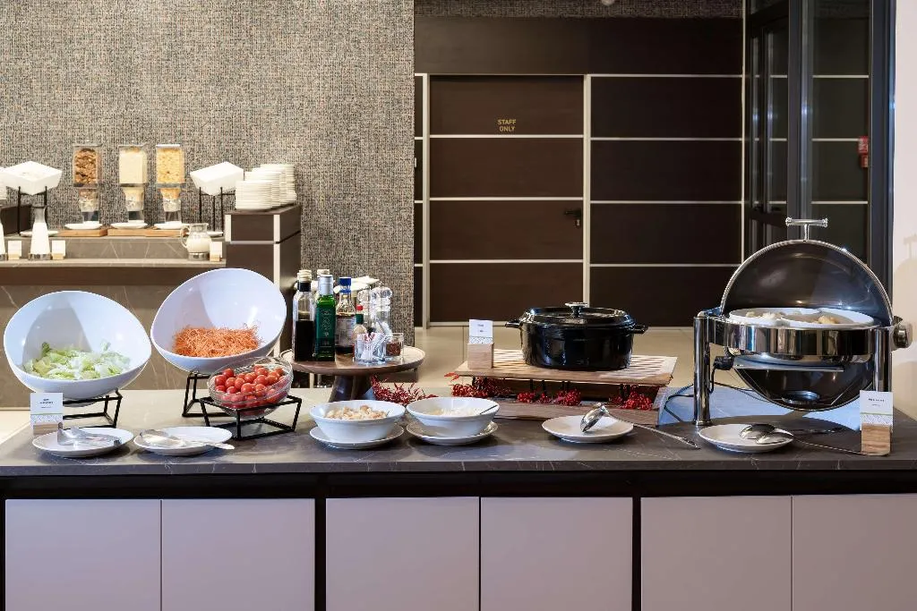 Restaurant, Doubletree by Hilton Milan Malpensa Solbiate Olona, Milan