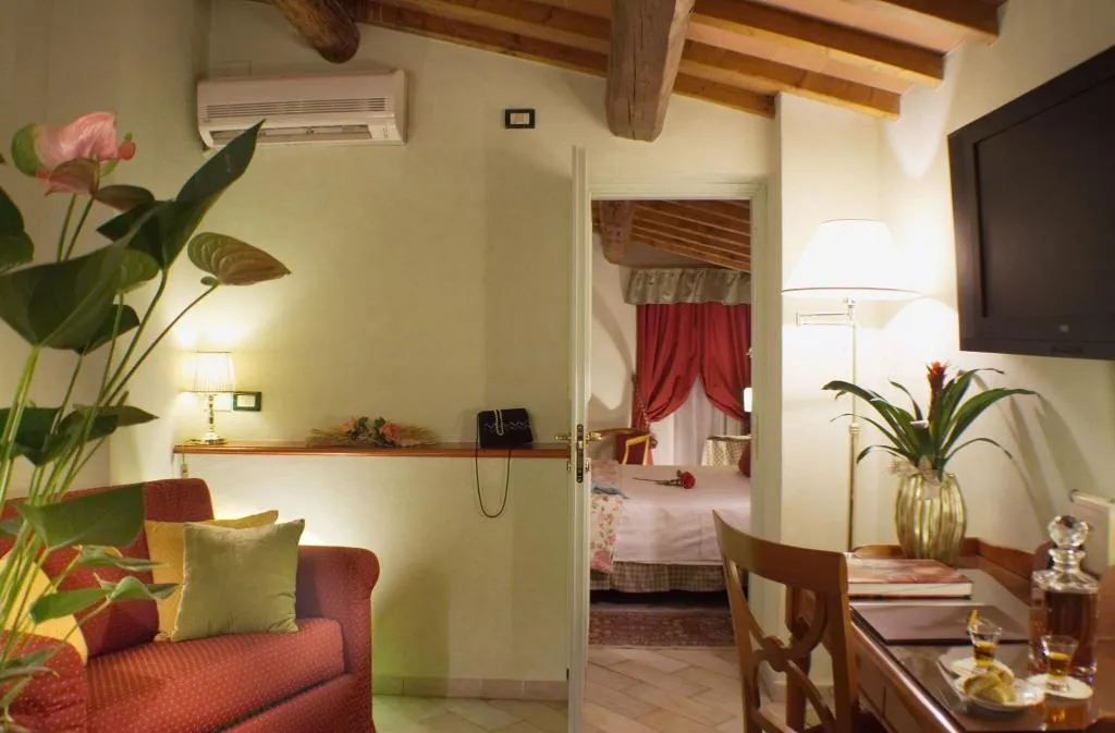 SUITE TWO BEDS Room, Together Florence Secret Nest, Florence