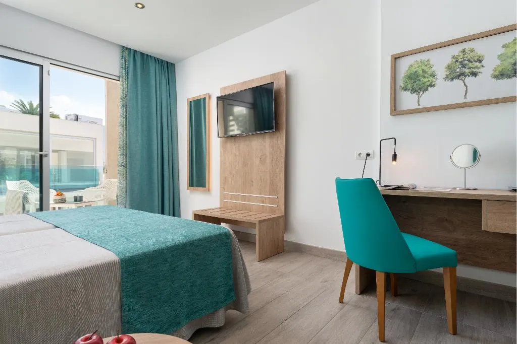 JUNIOR SUITE STANDARD Room, More, Majorca