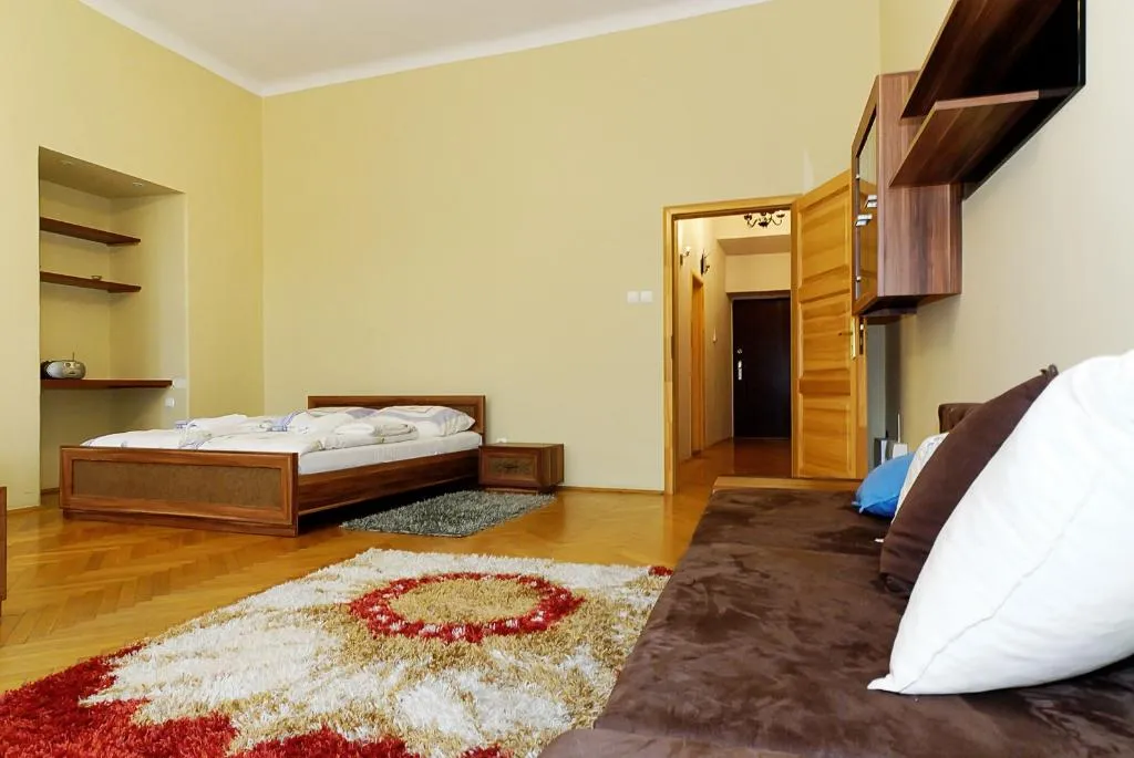 STUDIO CAPACITY 4 Room, P&J Tourist Apartments, Krakow
