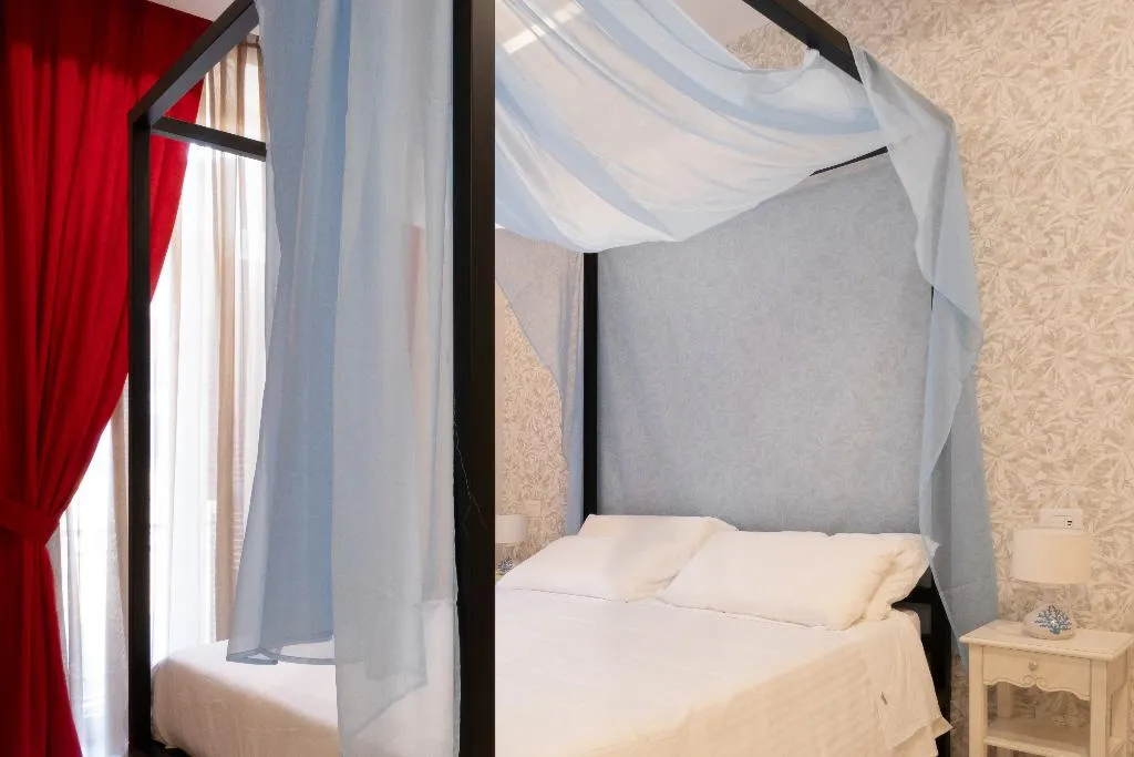 TRIPLE DELUXE Room, Palazzo Adele Rooms & Apartments, Naples