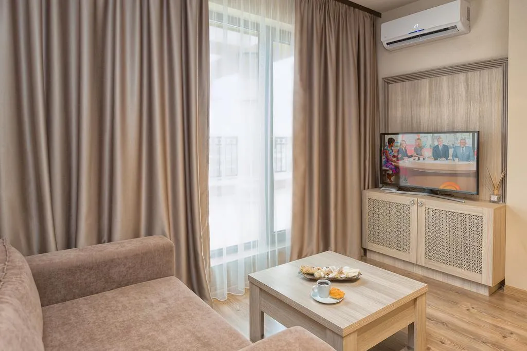 STUDIO POOL VIEW Room, Argisht Partez, Varna