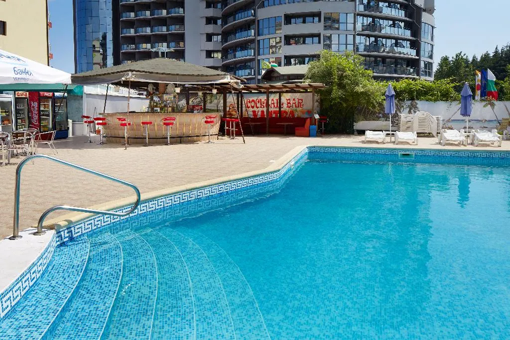 Pool, Yantra Hotel, Bourgas