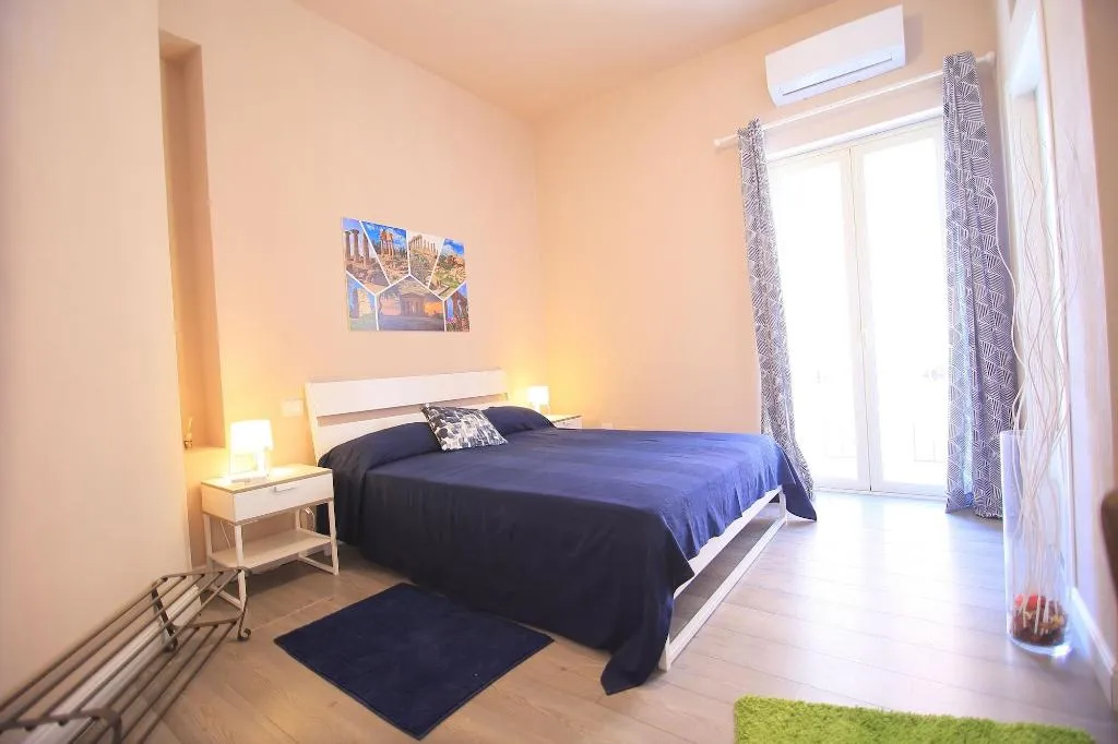 Room, Gioeni Ventidue, Catania