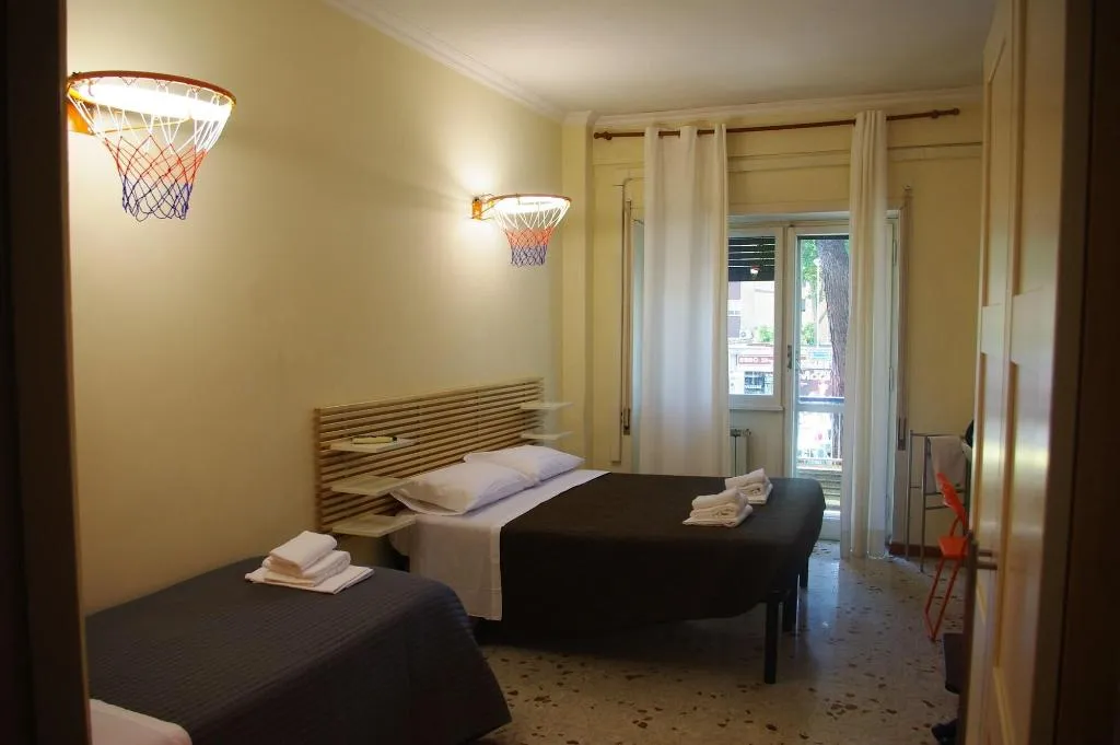 Room, Appia Avenue 639, Naples