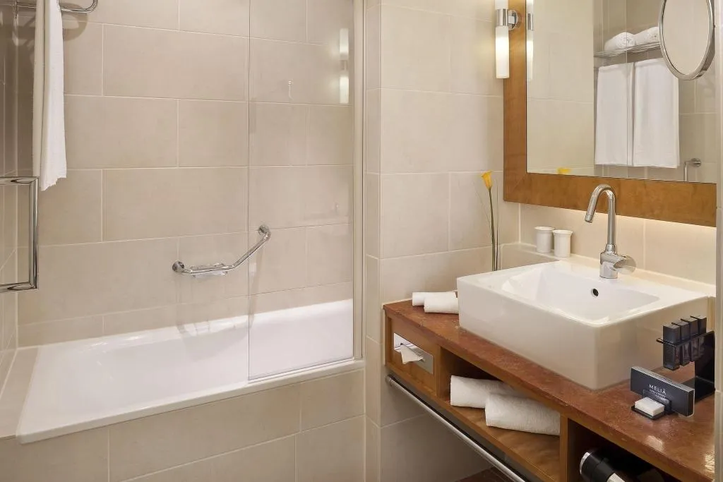 Room, Melia Berlin, Berlin