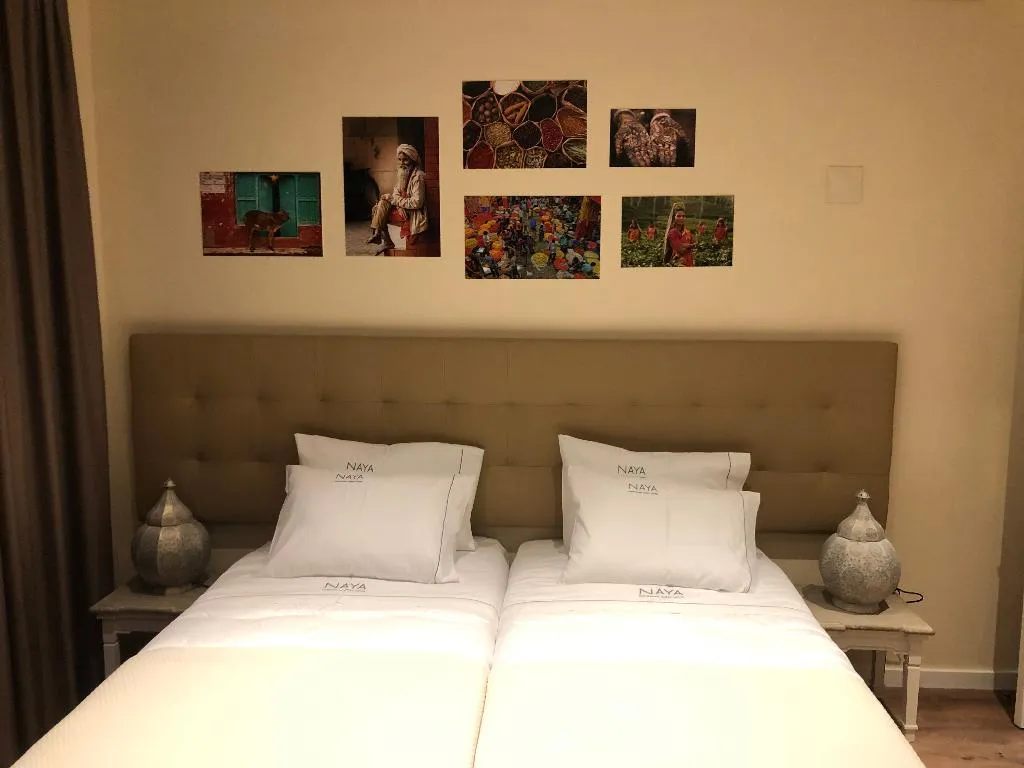FAMILY ROOM CAPACITY 4 ONE BEDROOM Room, Naya - Downtown Guesthouse, Porto