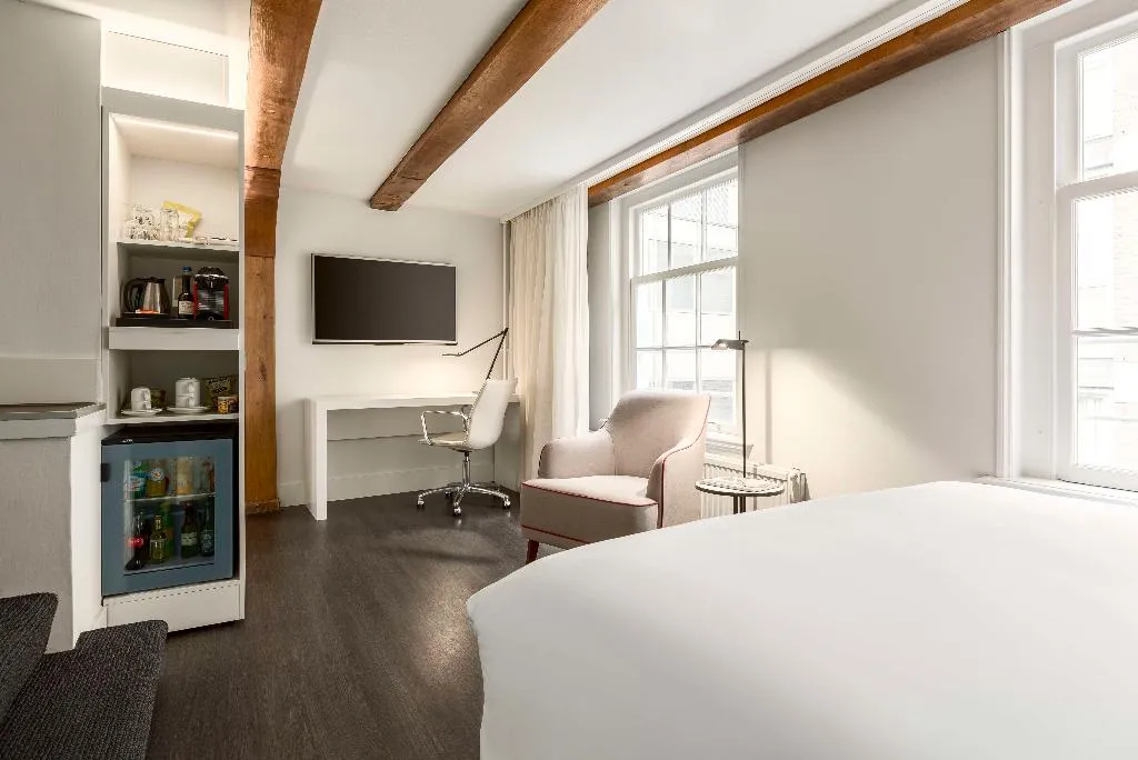 Double or Twin SUPERIOR KING BED Room, NH Collection Amsterdam Barbizon Palace, Amsterdam