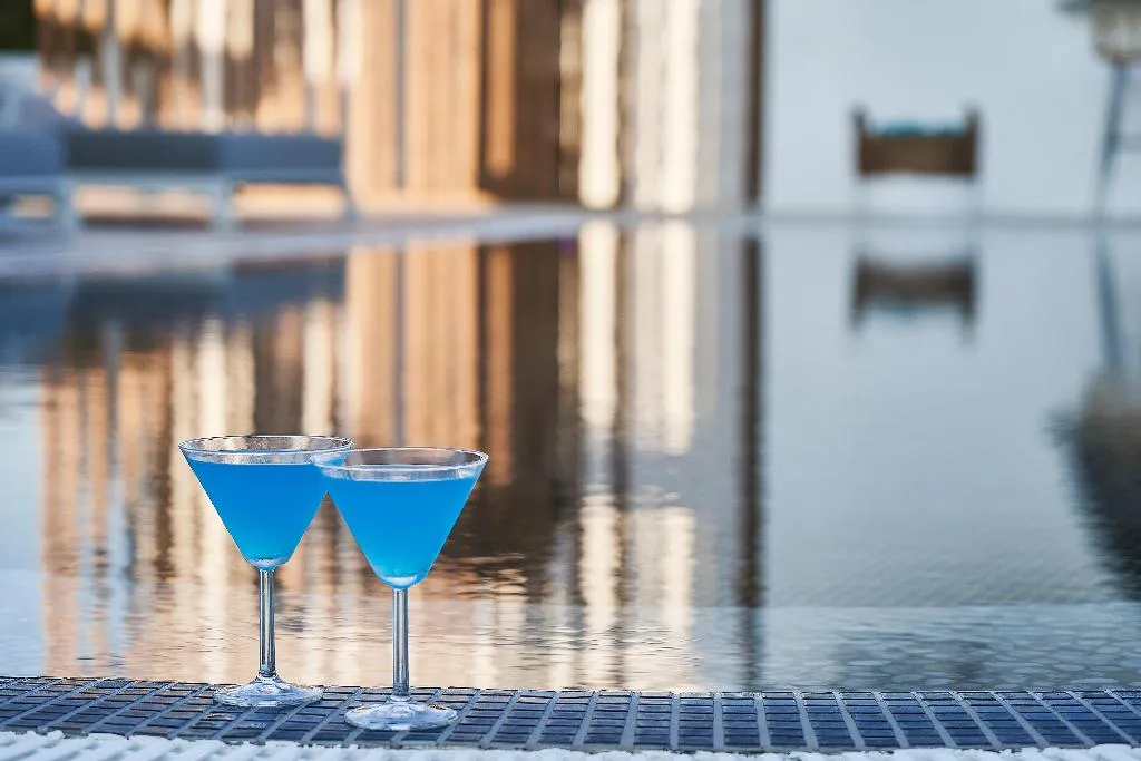 Bar, Petri Suites, Santorini