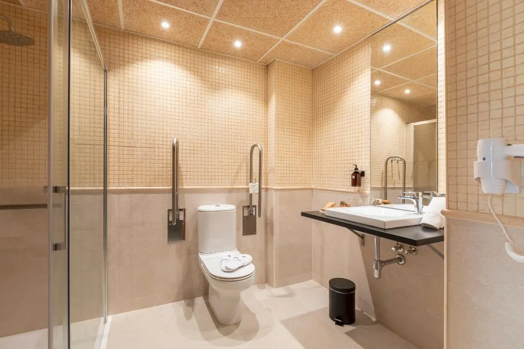 TRIPLE SUPERIOR Room, Hotel Sant Just, Barcelona