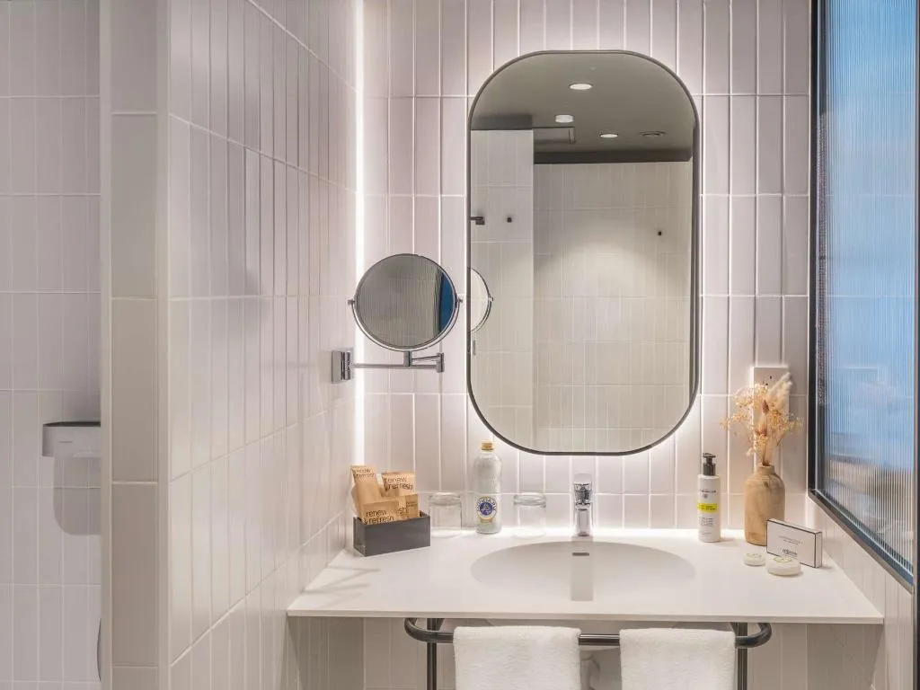 DOUBLE SUPERIOR Room, Novotel Madrid Feria and Airport, Madrid