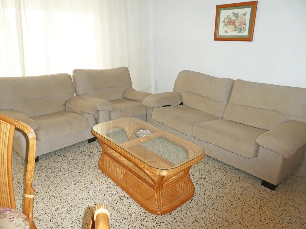 APARTMENT CAPACITY 8 THREE BEDROOMS Room, Apartamentos Gandía Primera Línea de Playa 3000, Valencia