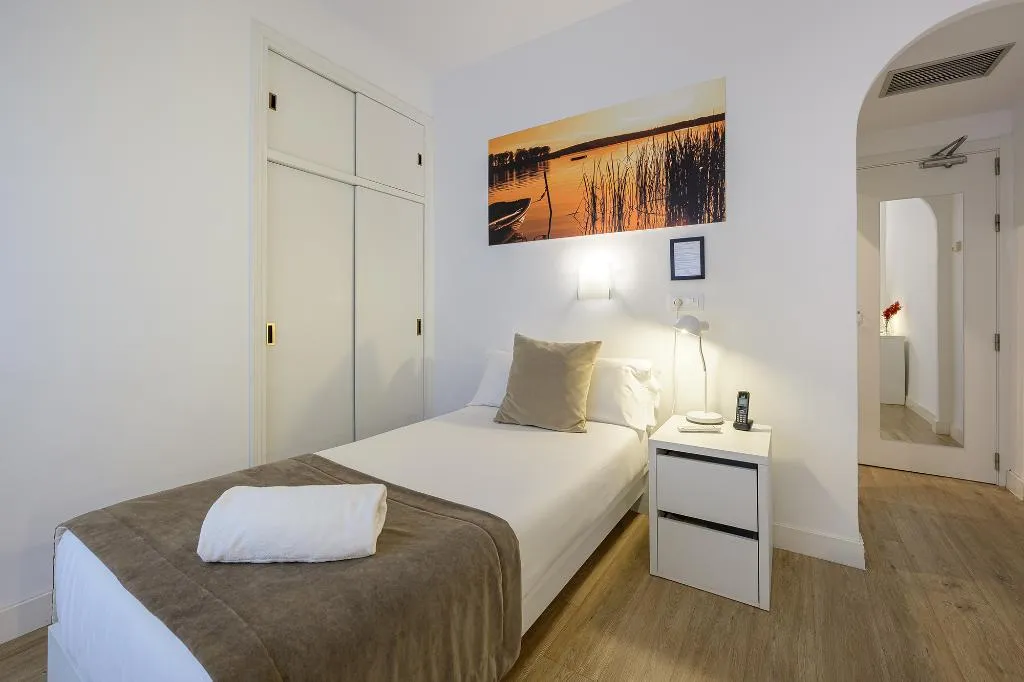 SINGLE STANDARD Room, NeoMagna Madrid, Madrid