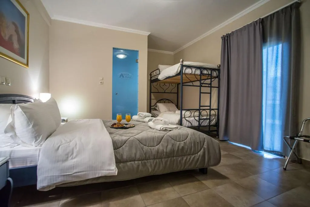 FAMILY ROOM TWO DOUBLE BEDS Room, Anita, Athens