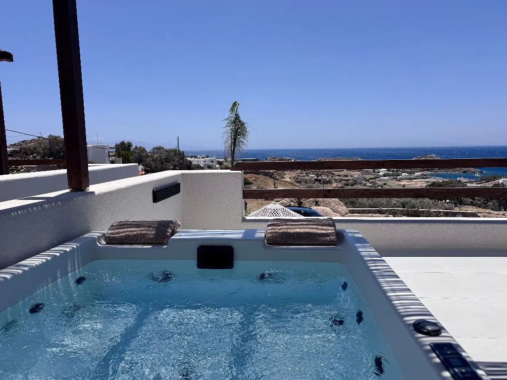 TRIPLE DELUXE SEA VIEW Room, Maximus Mykonos, Mykonos