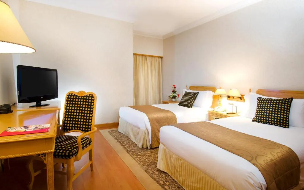 JUNIOR SUITE STANDARD Room, Millennium Plaza Downtown Suites exCrowne Plaza Ap, Dubai