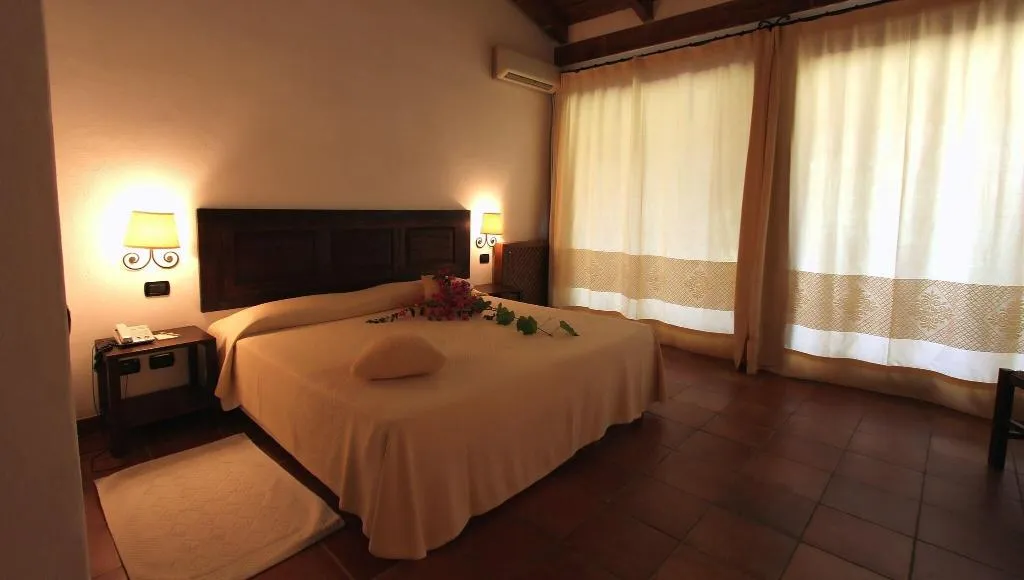TRIPLE CLASSIC Room, Costa Dei Fiori, Cagliari