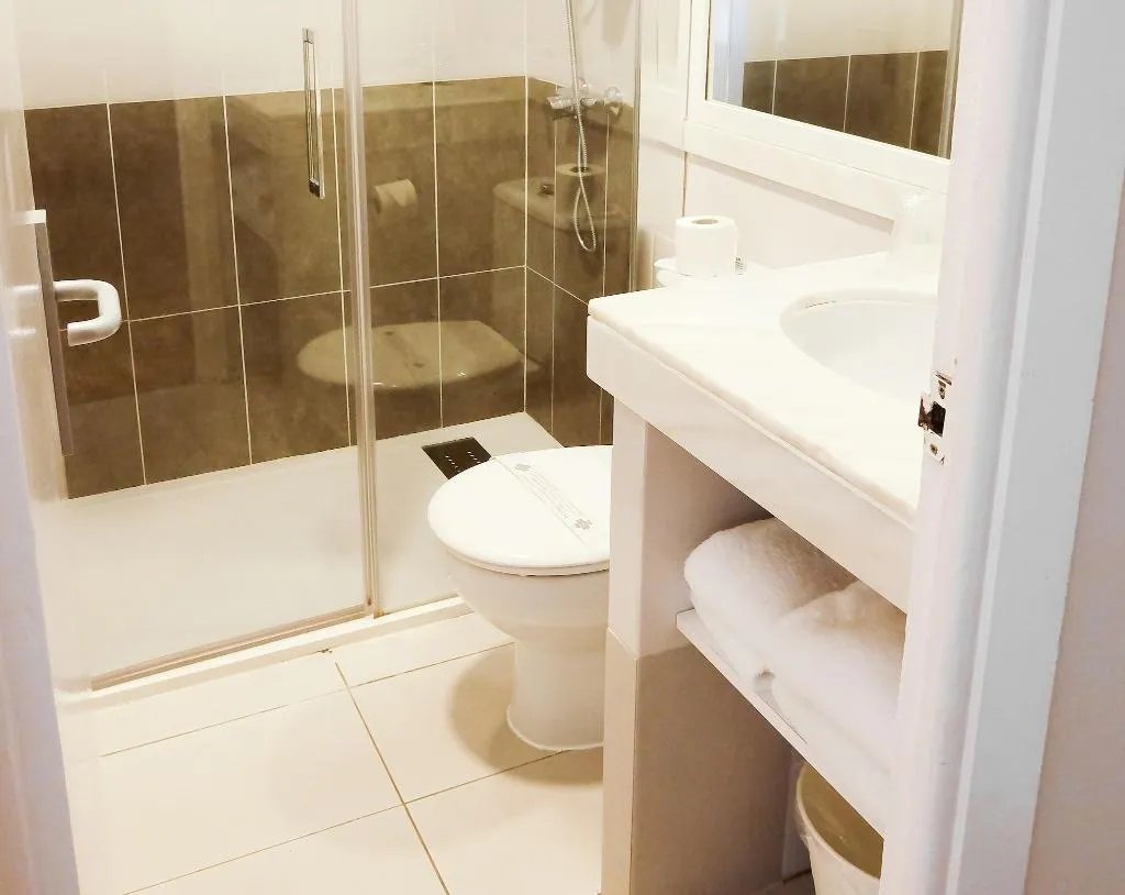 Room, Subur, Costa Brava