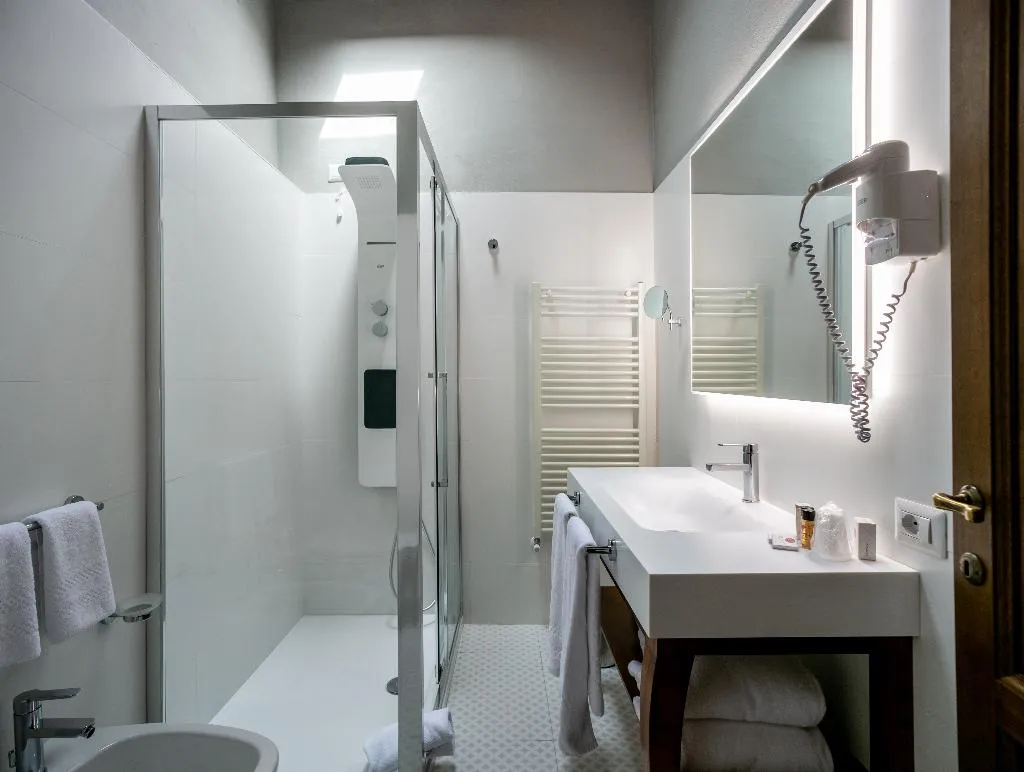 TRIPLE STANDARD Room, Palazzo Leopoldo Dimora Storica & Spa, Florence