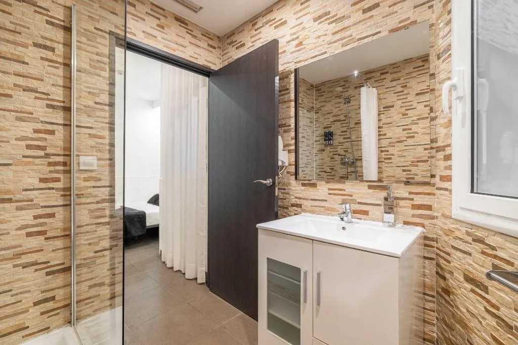 Room, Laramond Barcelona Rooms, Barcelona