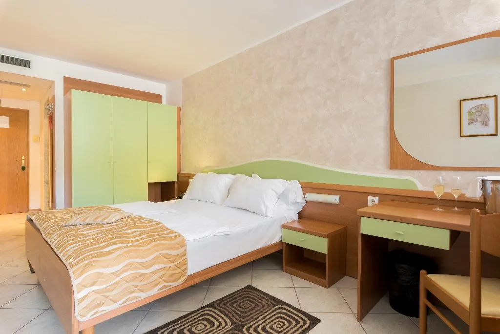 DOUBLE WITH BALCONY Room, Hotel Narcis, Istria