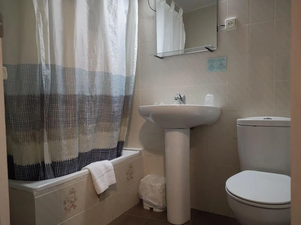 Room, Hostal Lesseps, Barcelona