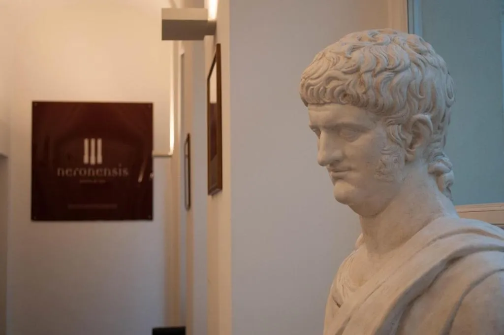 Lobby, Hotel Neronensis, Naples