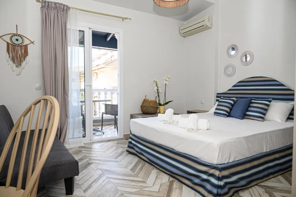 DOUBLE basement Room, Parthenon Art Executive Wing, Thessaloniki