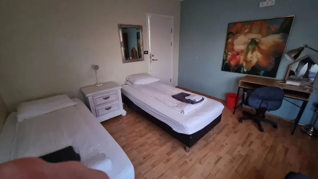Room, Igdlo Guesthouse, Reykjavik